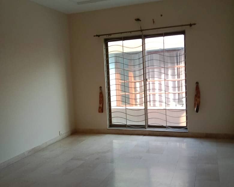 One Kanal Upper Portion For Rent In DHA Phase 7 4