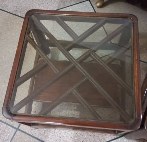 Center Table 3 piece in good condition. 03367372406 whtsapp msg krain 1