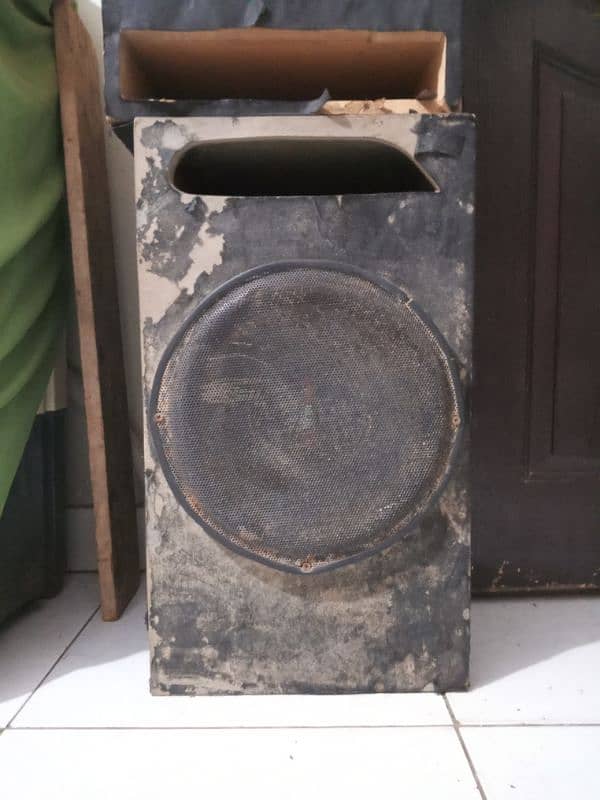 Original Heavy Duty MAX Size Pioneer & Kenwood Woofers and amplifier. 1