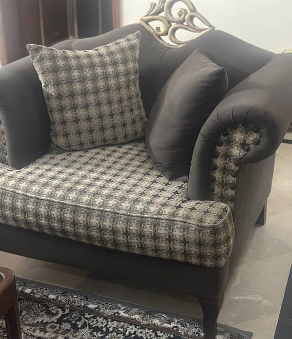 Good condition sofa set 0