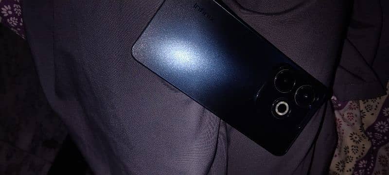 Infinix hot 40i 10/10 condition 4/128 ram 3