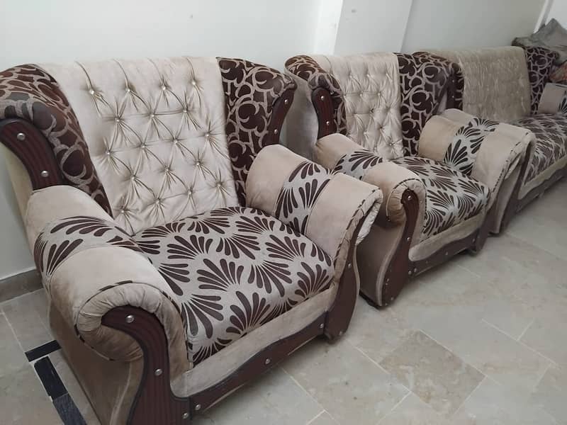 05 seater Sofa set in very Good condition 2