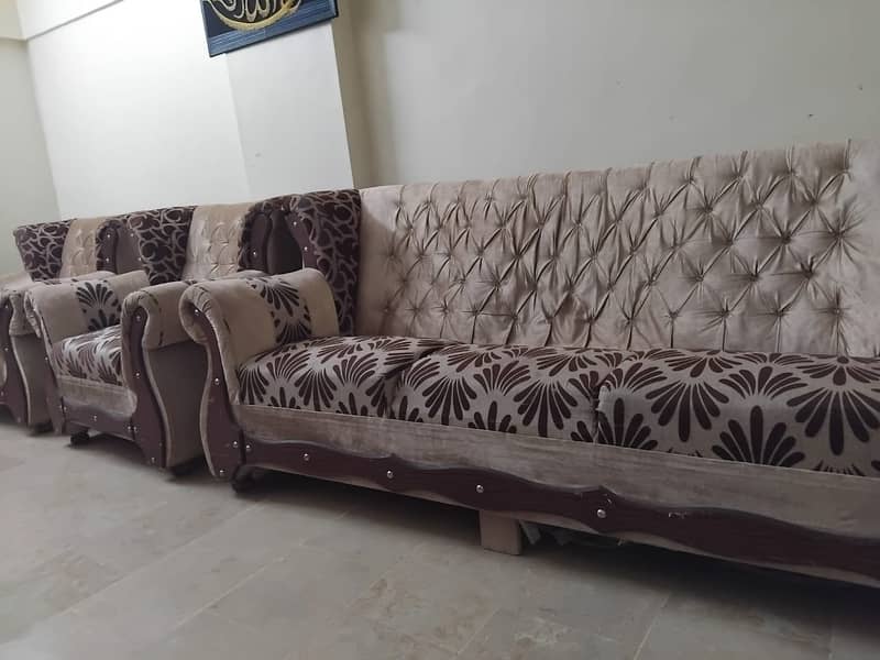 05 seater Sofa set in very Good condition 4