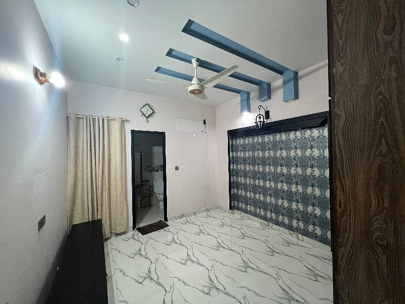 5 Marla 100% ORIGINAL PIC Beautiful House Available For Sale In Johar Town 4