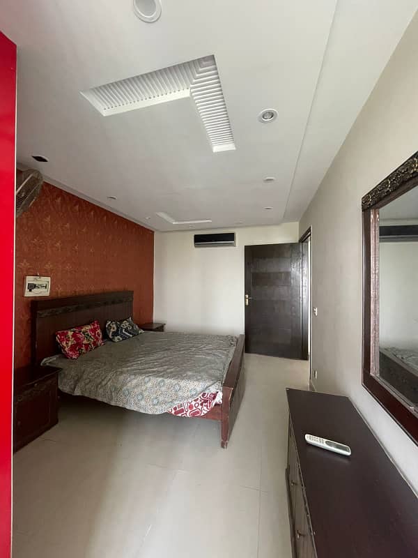 1BED STUDIO FURNISHED APORTMENT IS AVAILABLE FOR RENT IN SECTOR B BAHRIA TOWN LAHORE 4