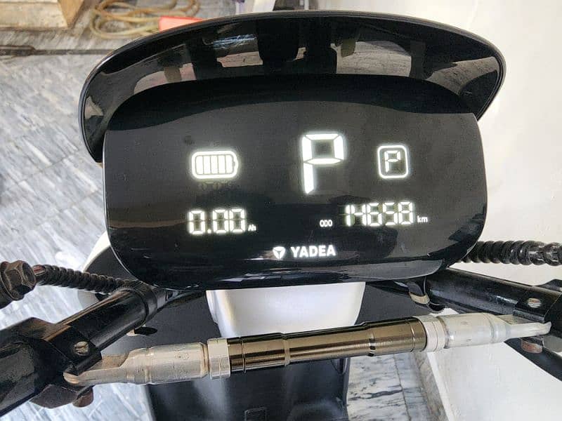 Metro E8S Pro Electric Scooter For Sale 1