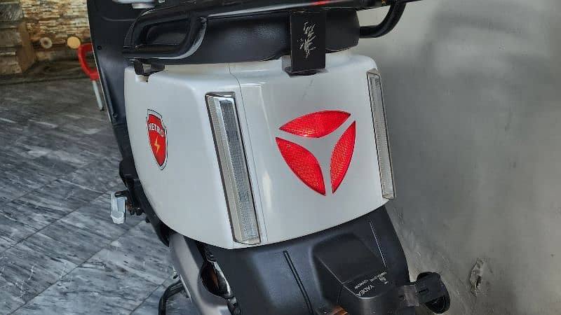 Metro E8S Pro Electric Scooter For Sale 2