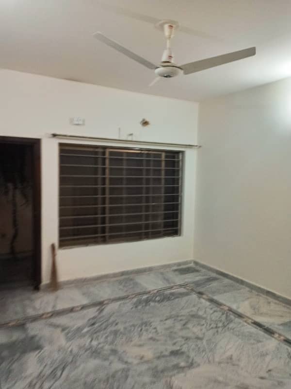 16 Marla open basement 3 bedroom attached mushroom for rent Prime location demand 75000 6