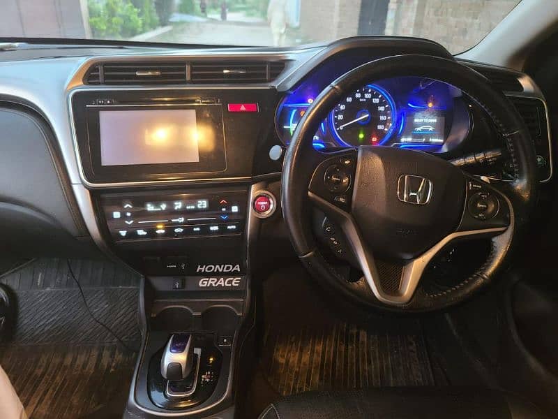 Honda Grace Hybrid 2015 7