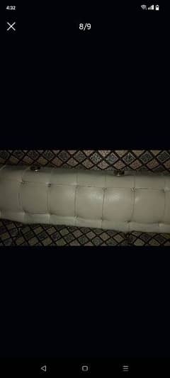 5 seter sofa only space ke waja sa sale kr rha h