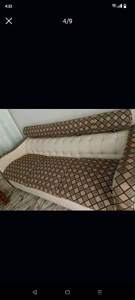 5 seter sofa only space ke waja sa sale kr rha h 3