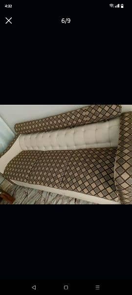 5 seter sofa only space ke waja sa sale kr rha h 6