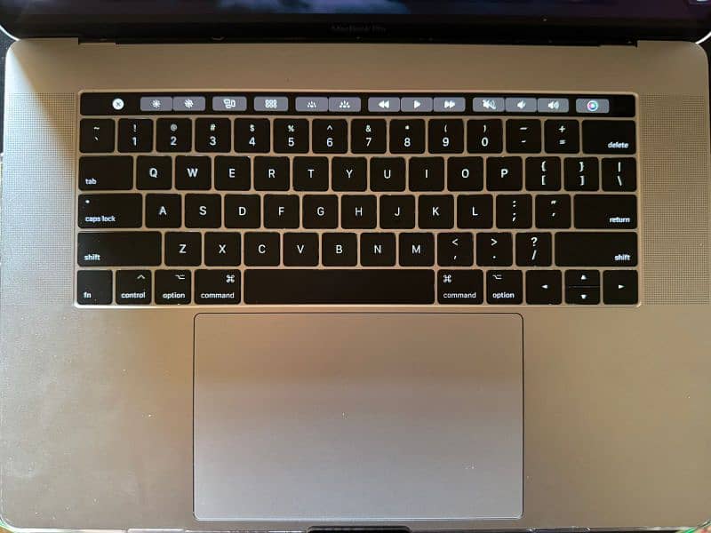 Macbook pro 2017 15.4 inch display for sale 1