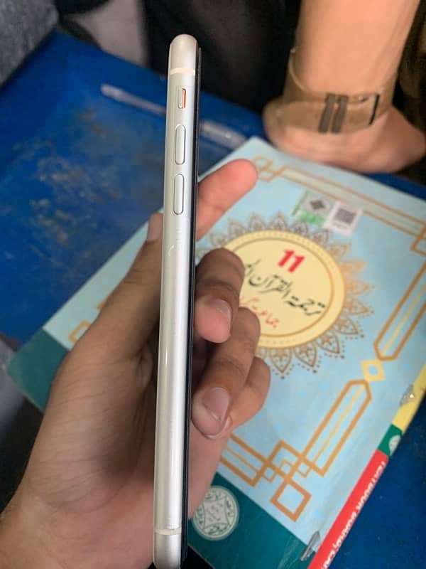 iPhone 11 factory unlock 2