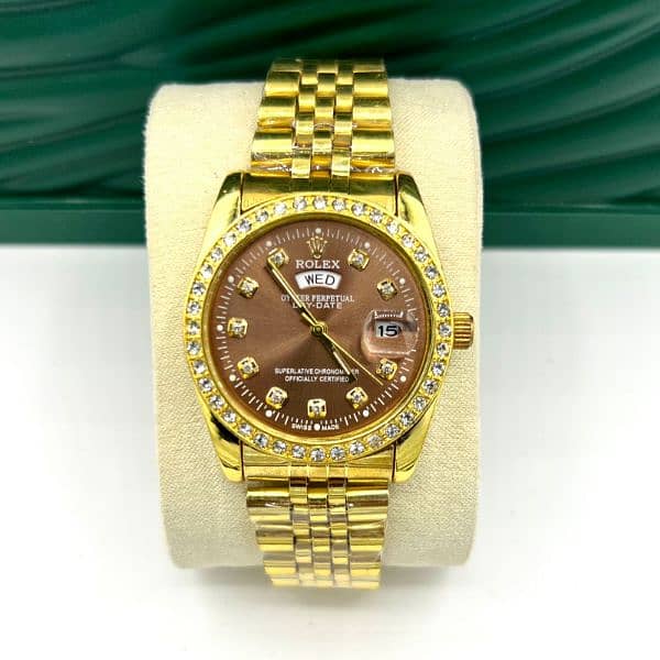 Rolex watch
Butterfly lock 1 year warrant WhatsApp 03053418985 8