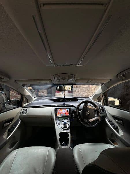 Toyota Prius 2011 Model ( G Touring Varient ) 5