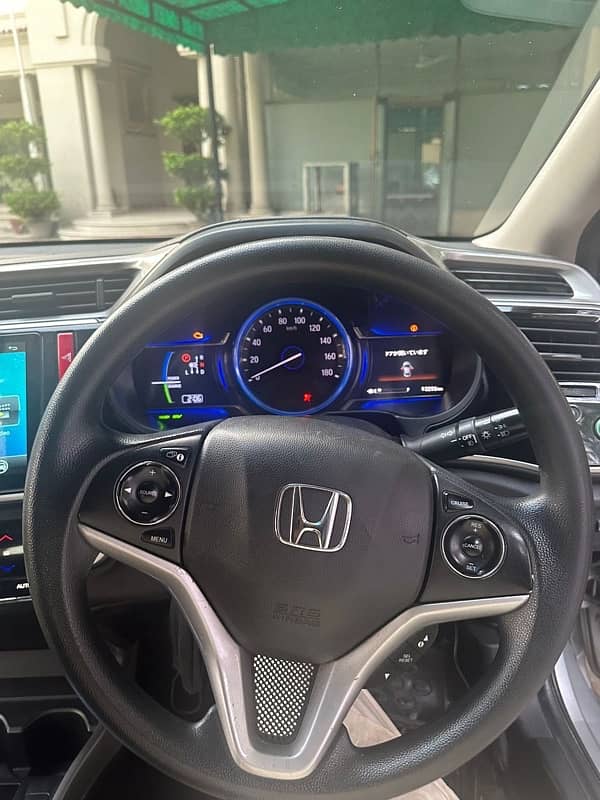 Honda Grace Hybrid 2017 6