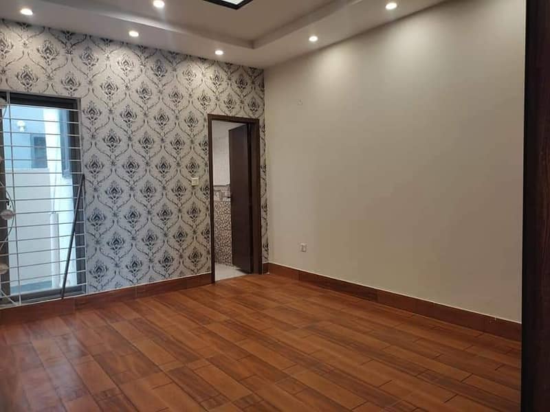 10 Marla House For Rent In Bahria Town Lahore 13