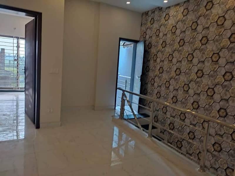 10 Marla House For Rent In Bahria Town Lahore 27