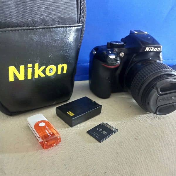 Nikon DSLR CAMERA D5200 | 18'55 mm lens | Battery, Charger, SD Card 2