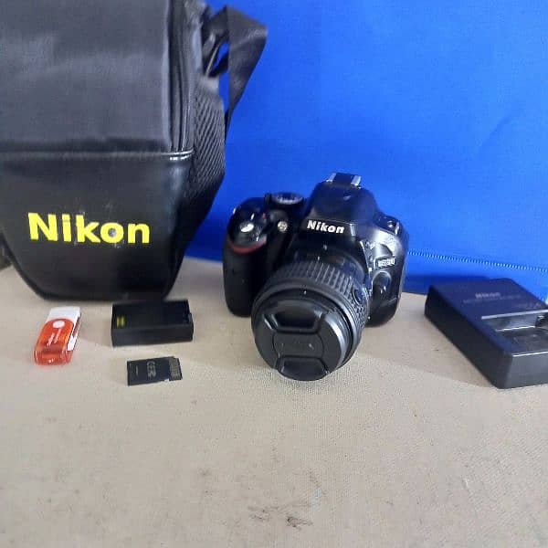 Nikon DSLR CAMERA D5200 | 18'55 mm lens | Battery, Charger, SD Card 3