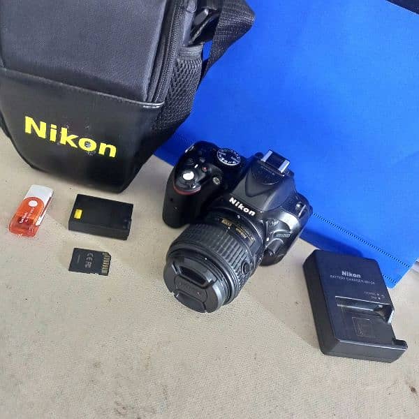 Nikon DSLR CAMERA D5200 | 18'55 mm lens | Battery, Charger, SD Card 4