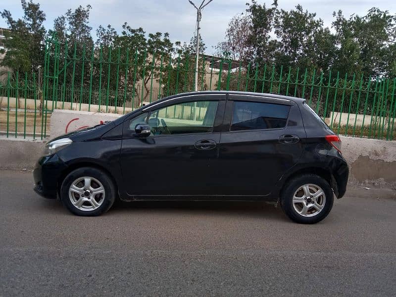 Toyota Vitz 2012 (push start) 2