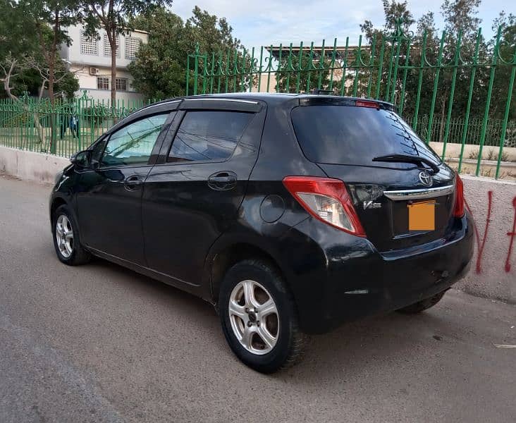 Toyota Vitz 2012 (push start) 3