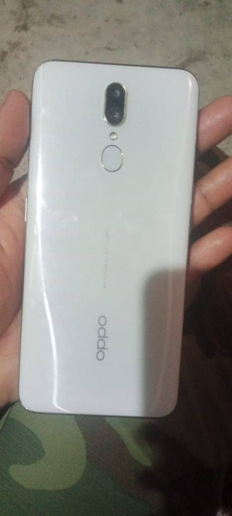 Oppo F11 8/256 with box 1