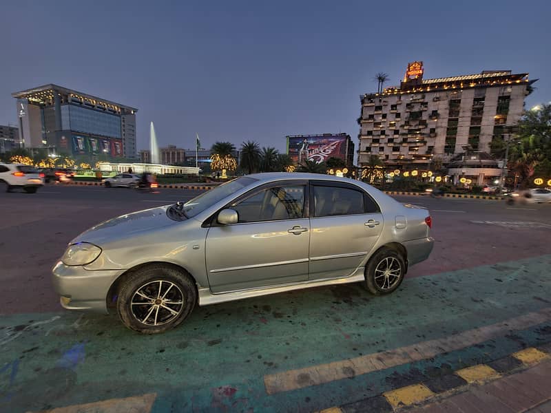 Toyota Corolla SE Saloon 2005 2