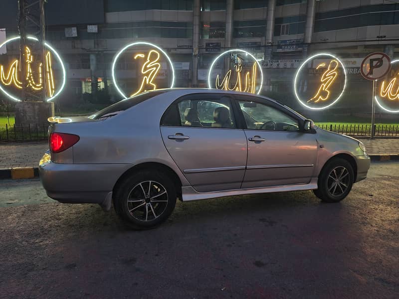 Toyota Corolla SE Saloon 2005 3