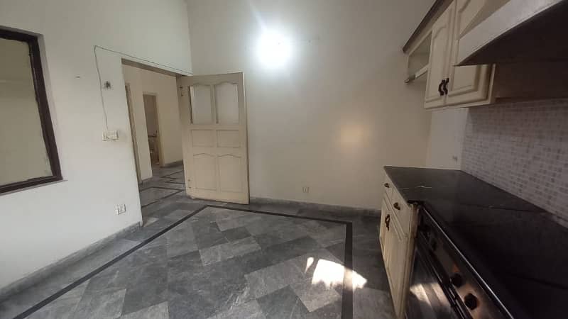 1 kanal Upper Portion For Rent D2 Block Johar Town 5