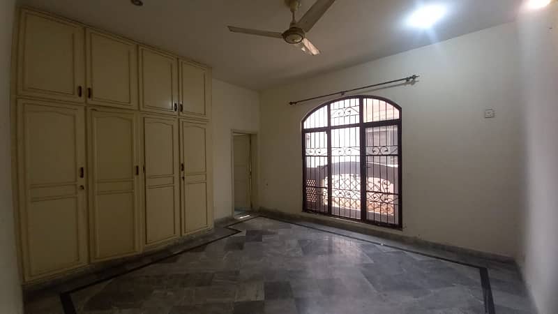 1 kanal Upper Portion For Rent D2 Block Johar Town 7