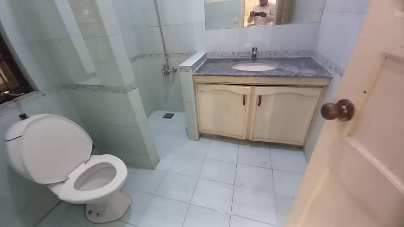 1 kanal Upper Portion For Rent D2 Block Johar Town 11