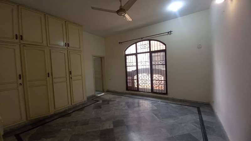 1 kanal Upper Portion For Rent D2 Block Johar Town 12