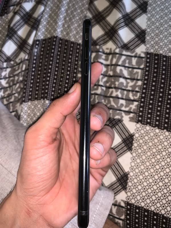 iphone 7+ pta approved 128 gb in lush condition 3