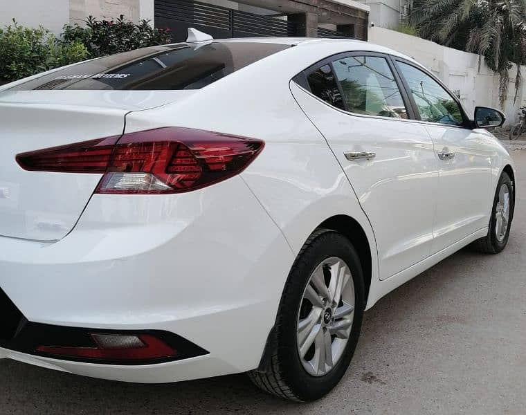 Hyundai Elantra 2021 5