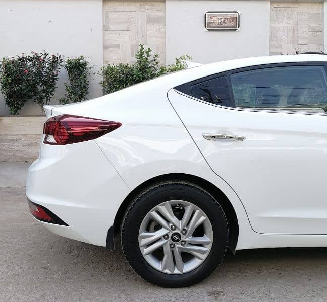 Hyundai Elantra 2021 7