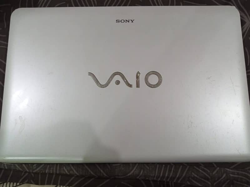 Sony  VAIO core  i3  7th generation 2.40GHZ   5/ 500 3