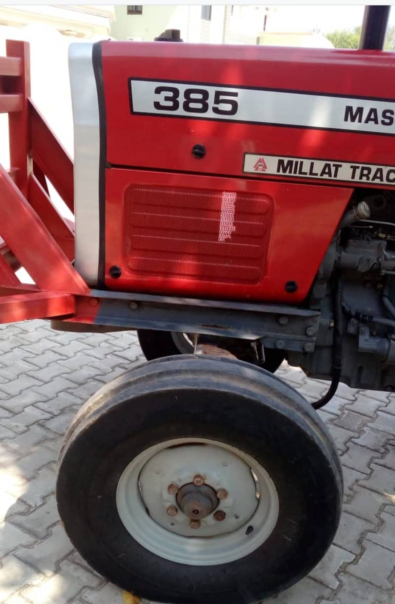 Massey 385 5