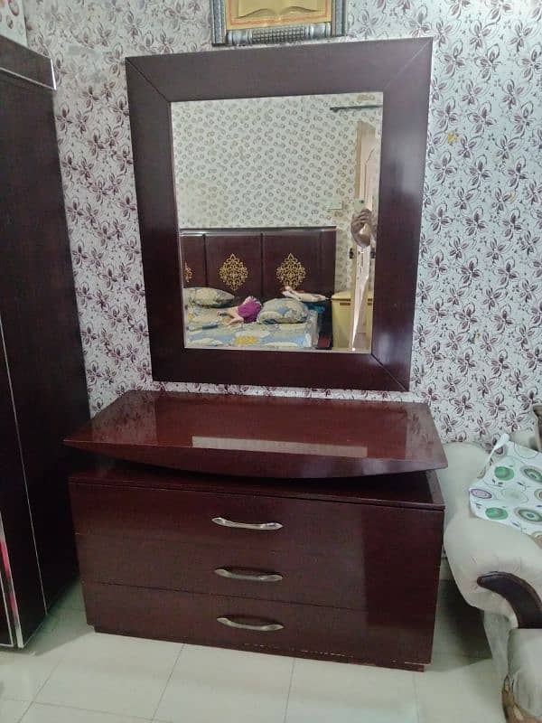 dressing table 1