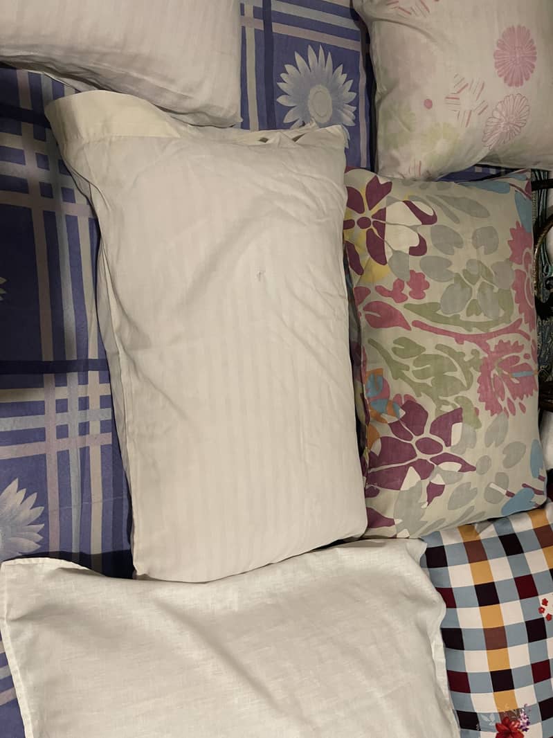 Brand New Pillows 6 PCS 2