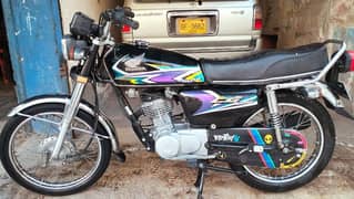 Honda cg 125
2019 model 
Balakc color

Panjaab number
First owner