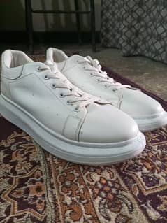 Alexander McQueen size: EU-44