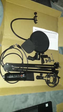 BROADCASTING AND RECORDING MICROPHONE , USE ONLY 5 DAYS ALL IS GOOD