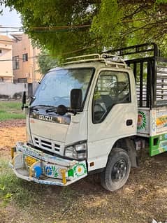 isuzu NKR 14Feet