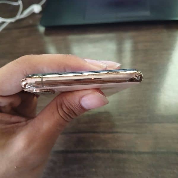 iphone XS 64 gb non pta 5