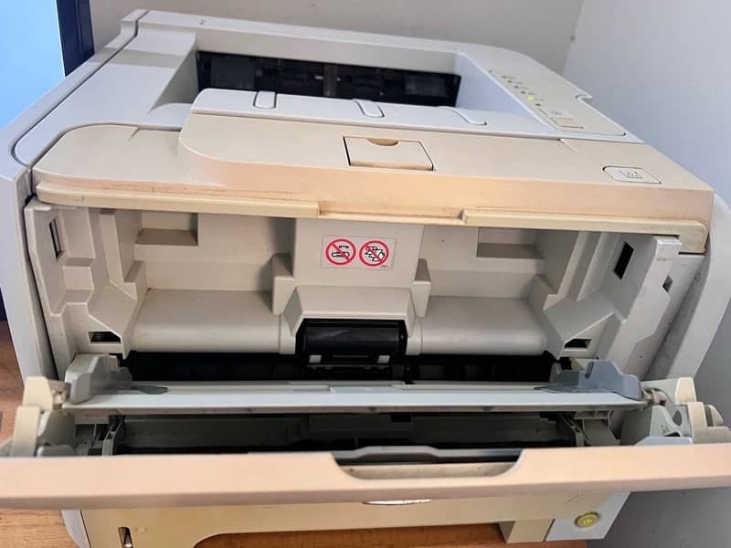 HP laserjet printer P2035 1