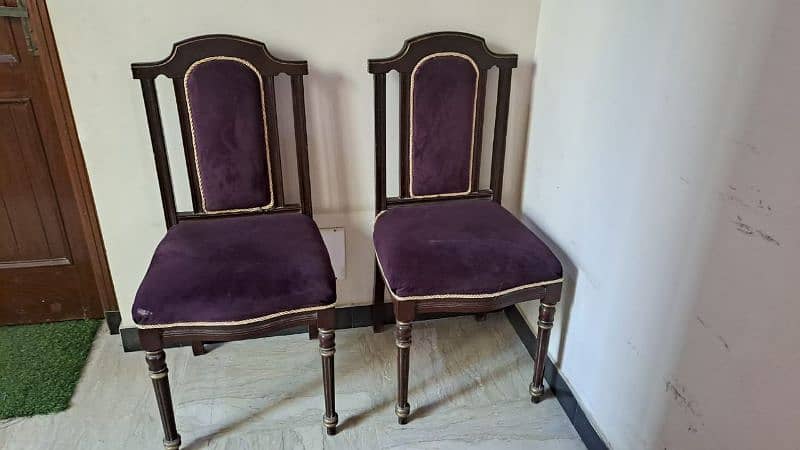 6 dining chairs used newly poshished 2