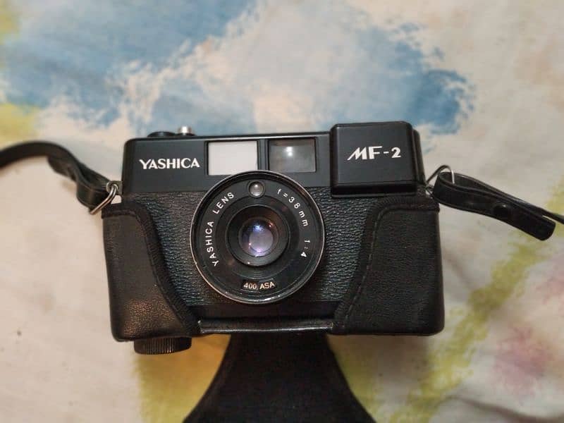 vintage RF camera Yashica MF2 collector's 1